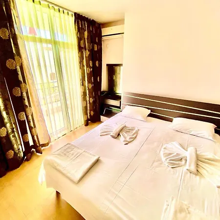 Grand Kamelia Apartahotel 2*