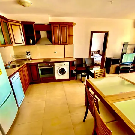 Grand Kamelia Apartahotel 2*