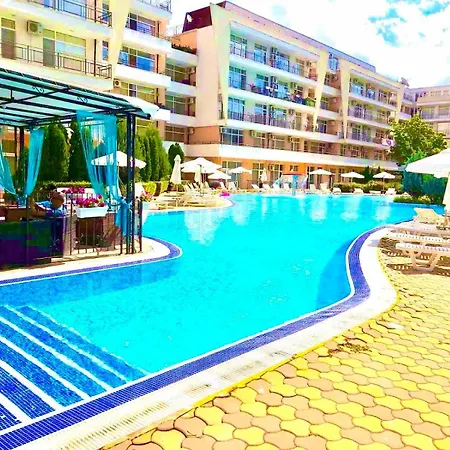 Grand Kamelia Apartahotel 2*