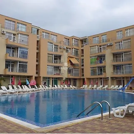 Grand Kamelia Apartahotel 2*